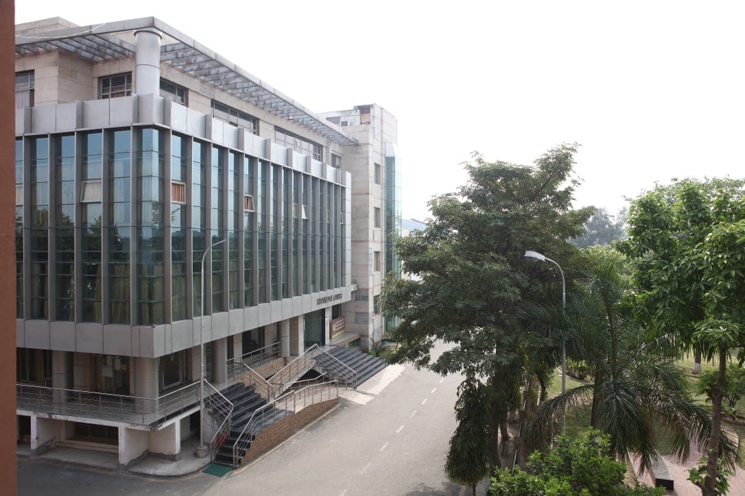 DAV Institute of Engineering and Technology Jalandhar Infrastructure & Academic Building photo 1